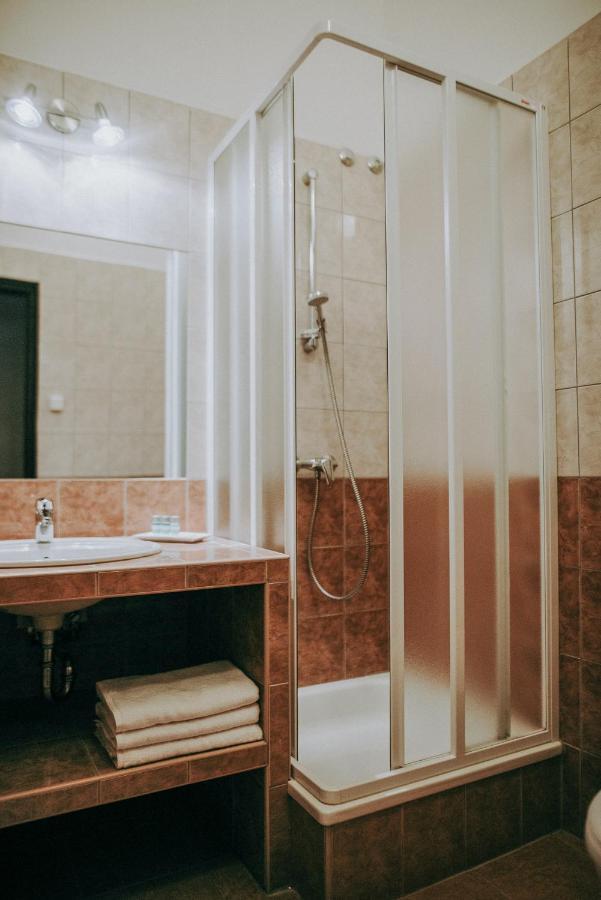 Hotel Platán Siófok Esterno foto